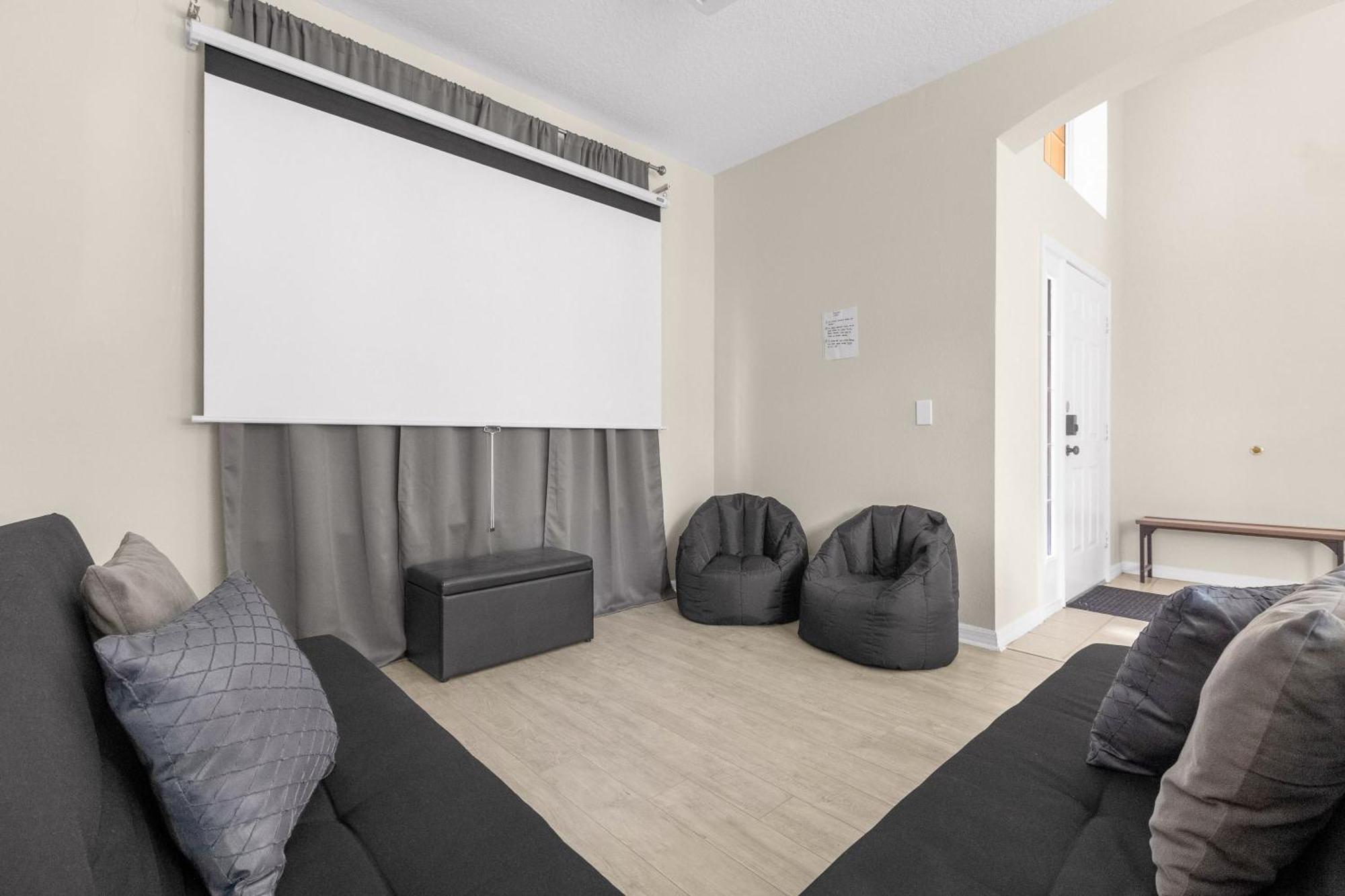 Large Spacious Home W Private Pool & Hot Tub Davenport Zewnętrze zdjęcie
