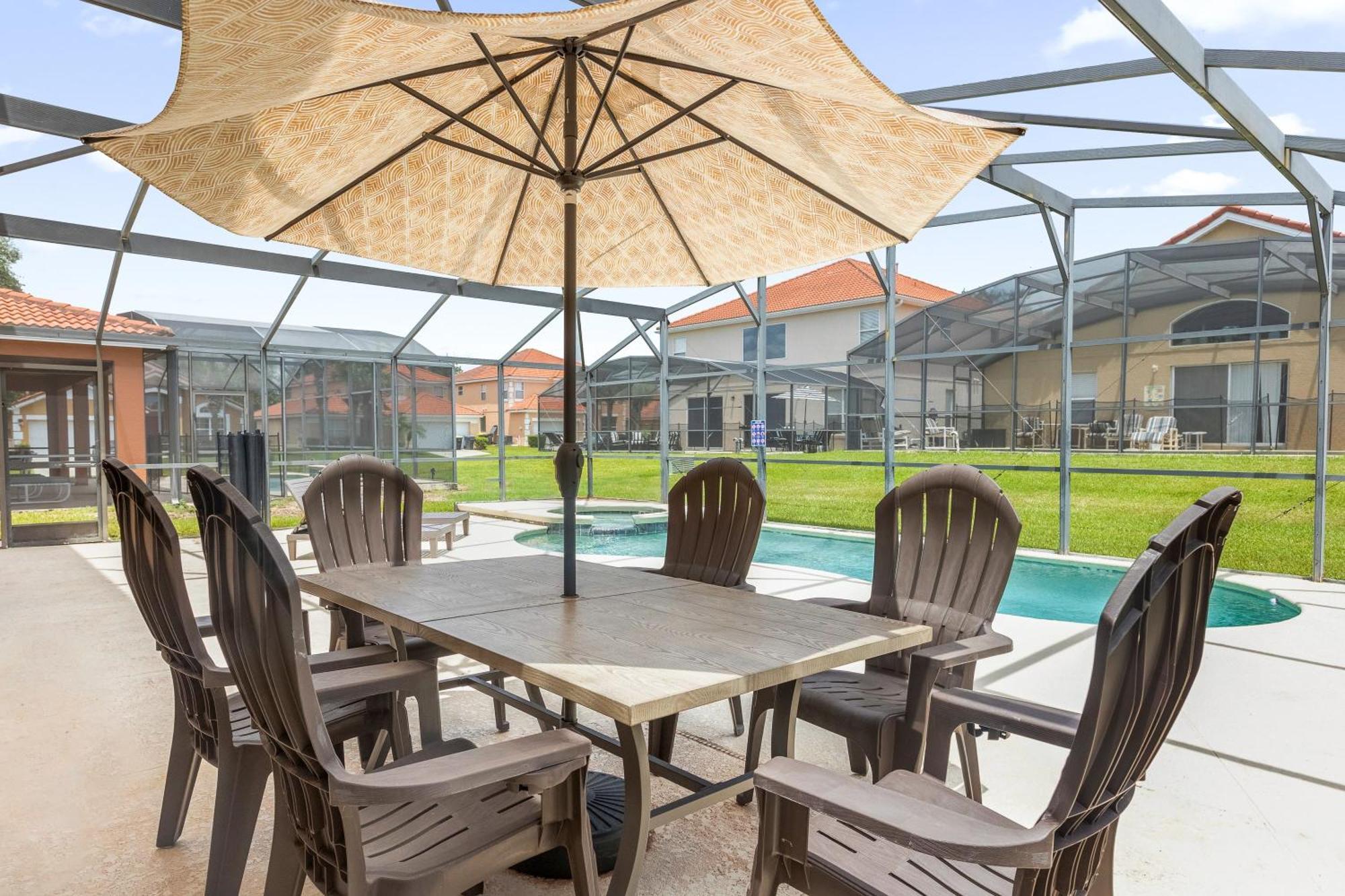 Large Spacious Home W Private Pool & Hot Tub Davenport Zewnętrze zdjęcie